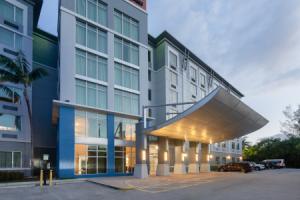 Cambria Hotel Miami Airport - Blue Lagoon, Майами