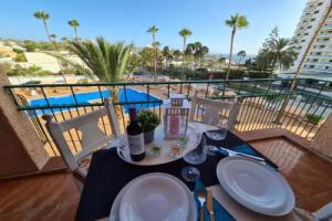 Vida Loca only 190 meters to the sea, balcony, sea view, pool, Wifi, Плайя де лас Америкас