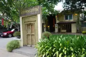 Отель «Bunthomstan», Чианг Май