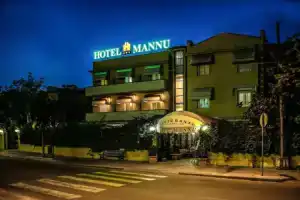 Mannu Hotel, Боза