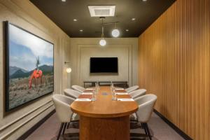 Radisson RED Izmir Point Bornova, Измир