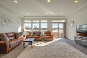 GVR Golf Retreat w/ Views! 9 Mi to Denver Airport, Аврора