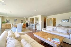 Large Ventura Keys Waterfront 4 Bedroom Home, Вентура