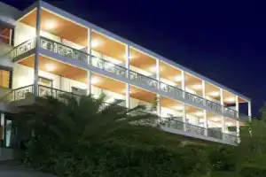 Acharnis Kavallari Hotel Suites, Афины
