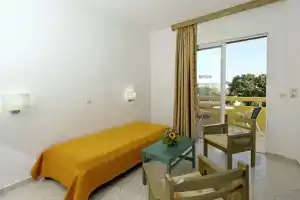 Trianta Hotel, Агия-Пелагия