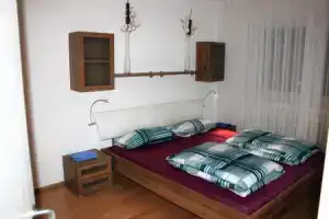 Apartment Köln Weiden, Фрехен
