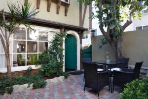 Отель «The Charlie West Hollywood», Лос-Анджелес