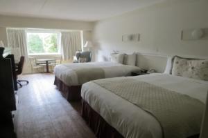 ShoreWay Acres Inn & Cape Cod Lodging, Фолмут