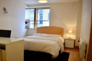 Spacious Ifsc 2 Bedroom Flat With Balcony, Дублин