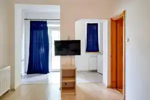 Hotel «Platán», Замарди