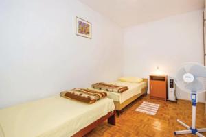 Amazing Home in Baric Draga With 2 Bedrooms and Wifi, Barić Draga