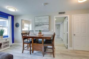 Coastal Sarasota Condo: Minutes to Beach!, Сарасота