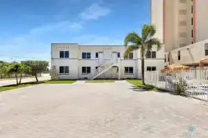 Free Parking: Bay View + Pool | Step To Beach, Голливуд