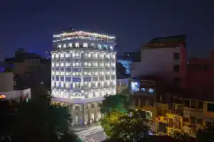 Halais Hotel, Ханой
