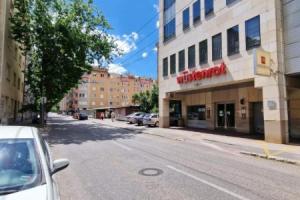 Apartment Flora - late check-out at noon 12 o clock for free, Братислава