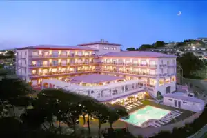 Hipocrates Curhotel, Сан-Фелиу-де-Гишольс