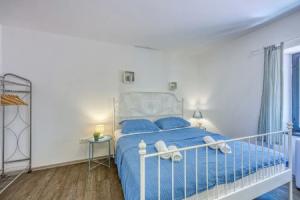Blue Studio Apartment, Вели Лосинь