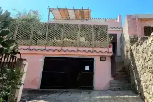 Stylish Home With Views, 4 min Walk to the Beach!!, Соланас