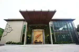 Отель «Mai House Patong Hill - Sha Extra Plus», Патонг
