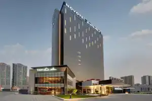 Novotel Sharjah Expo Centre, Шарджа