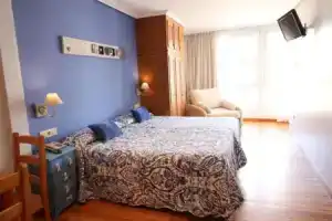 Hotel «Alda Puerta Del Sol», Виго