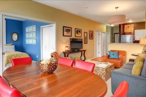 Belltown Court Home Port Deluxe Suite - Two Bedroom Apartment with Bal, Сиэтл