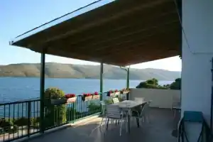 Apartment Kira - 20m from beach, Сегет Враница