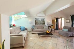 Taormina center 4 BR penthouse, terrace with views, Таормина