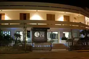 Hotel Naitendì, Кутрофьяно