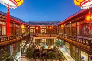 Отель «Lijiang He Mu Ju Family Inn», Лицзян