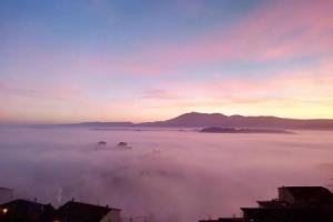 La Terrazza su Chiusi - appartamento panoramico, Кьюзи