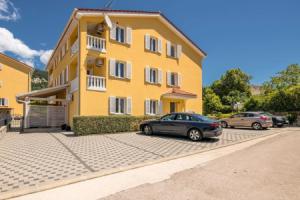 Awesome Apartment in Baska With Outdoor Swimming Pool, Wifi and 1 Bedrooms, Башка