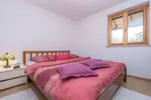 Malu Sun II, Бродарица