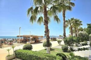Merville Happy Stay 083, Голем