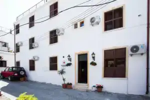 Homelike guest house, Кирения