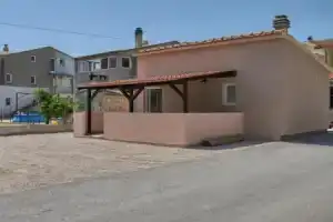 Miljas Studio Apartment, Водице