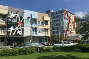 Hubb Hostel Phuket Airport, Най Янг
