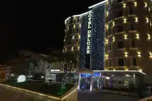Hotel «Deluxe», Тирана