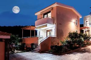 Armonia by the Sea - Majestic Seaside Retreat, Петалидион