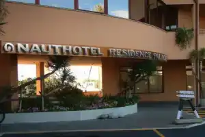 Nauthotel Porto San Vito, Градо