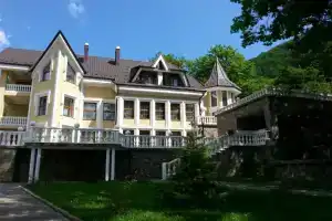 Гостевой дом «Гнездо Голубки», Шаян