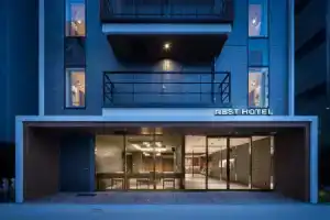 Nest Hotel Hiroshima Hatchobori, Хиросима