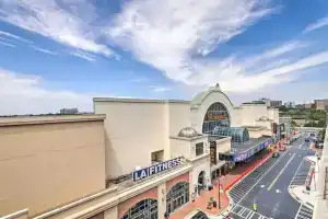 Central Atlantic Station Loft in Walkable Location, Атланта