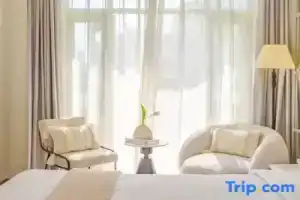 Reddoorz Plus Nhan Hoa Hotel, Ханой
