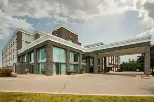 Отель «Comfort Inn & Conference Centre Airport», Торонто