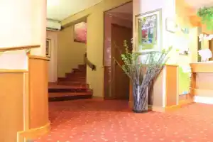 Hotel «Kristina», Империя