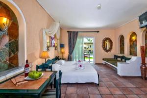 Hotel Castle Suites, Платаньяс