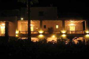 Paros Apartments, Парикия