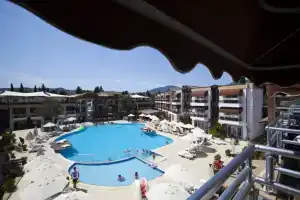 Risa Hotel All Inclusive, Битез