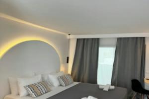 Angelo Estate Santorini, Перисса